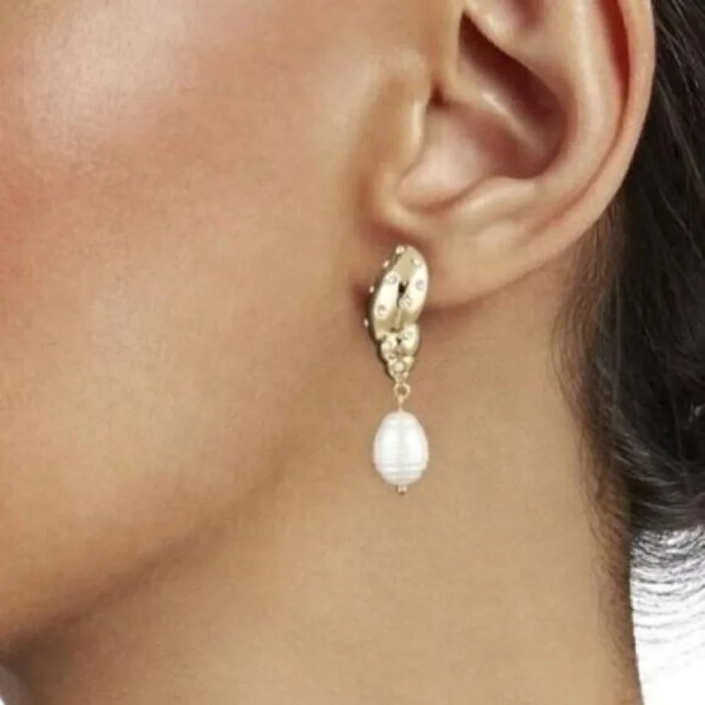 NWT Kate Spade Under the Sea Pave Gold Shell Freshwater Pearl Pierced Earrings